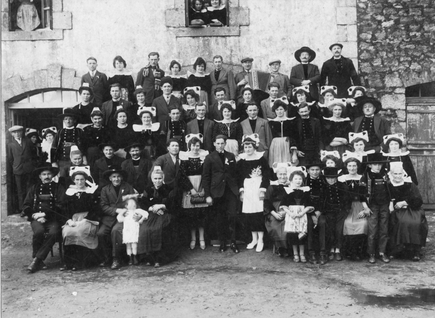 Image:Mariage1930TassyTroalen.jpg