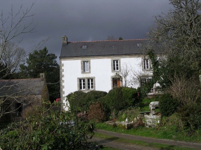 La façade du bâtiment principal de la ferme