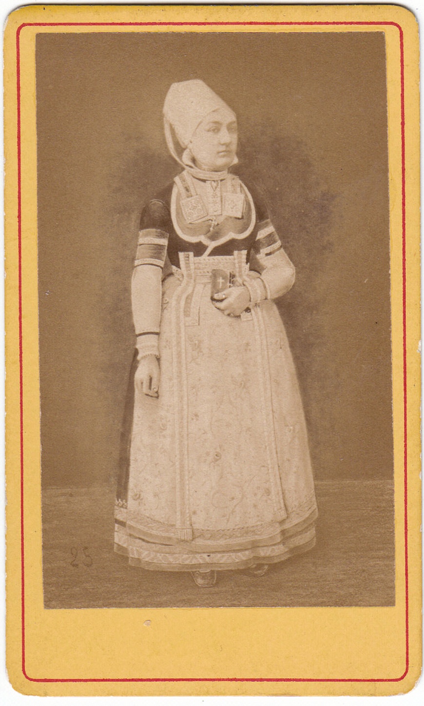 Image:CarlierCostumeEG.jpg