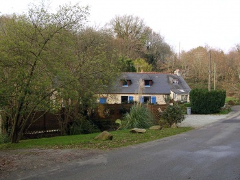 Quelques maisons du hameau prés du lavoir