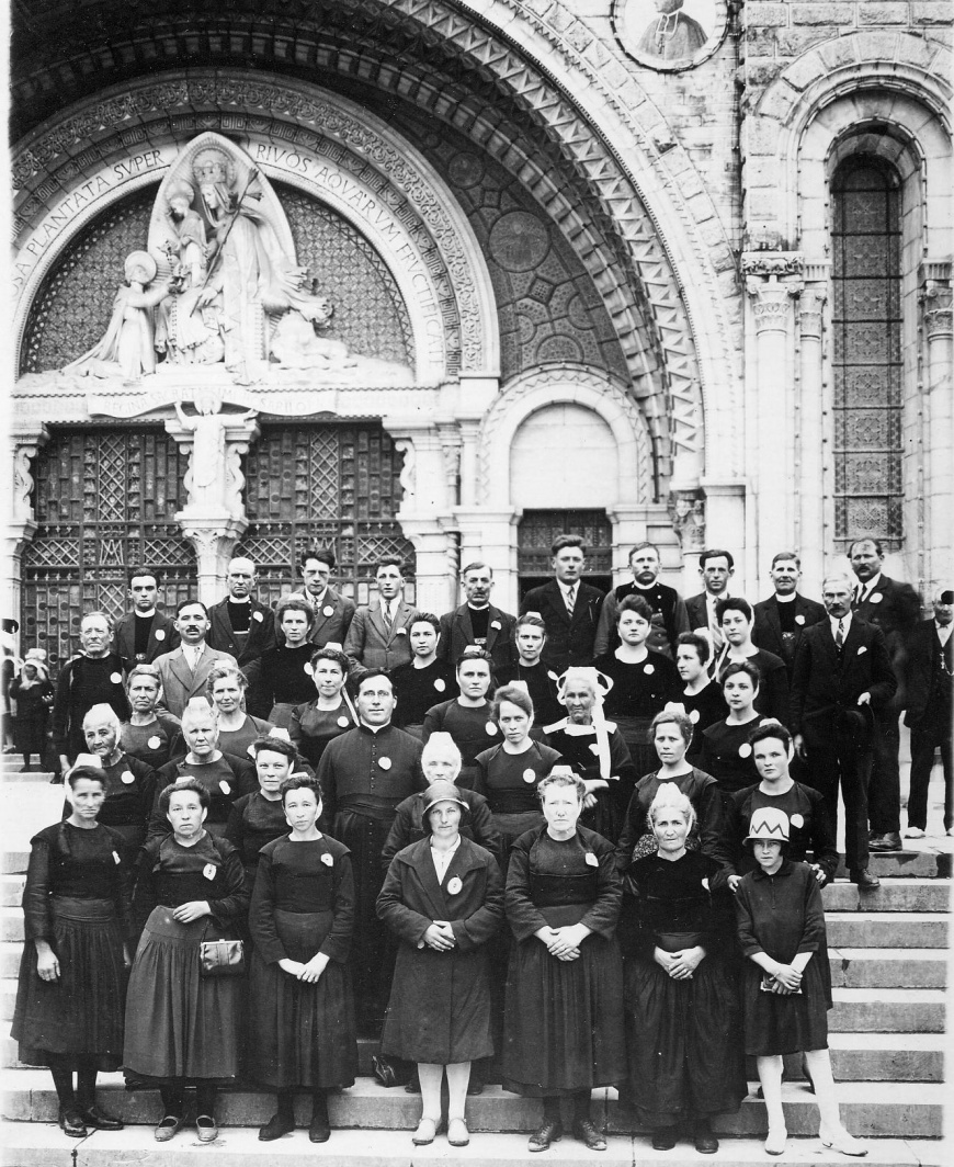 Image:PèlerinageDiocésainLourdes1929.jpg