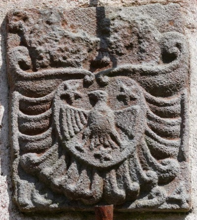 Blason des Tanguy de Guelvain au bourg de Landévennec, photo de Jean-Yves Cordier, © www.lavieb-aile.com