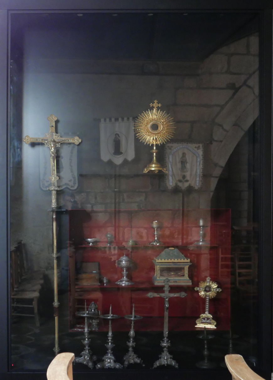 Image:VitrineStGuinalBDLB2019.jpg