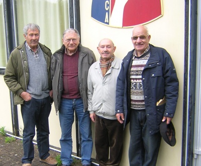 De gauche à droite : Emile Derrien, René Le Reste, Armand Othenin (correspondant local FNACA), François Le Scoul