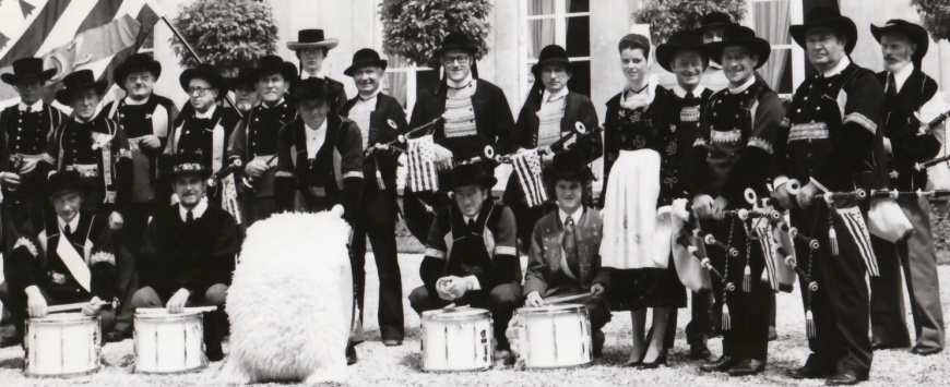 Image:ArReGoz-1976-zoom4.jpg