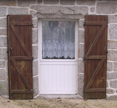  La porte à accolade de la longére 