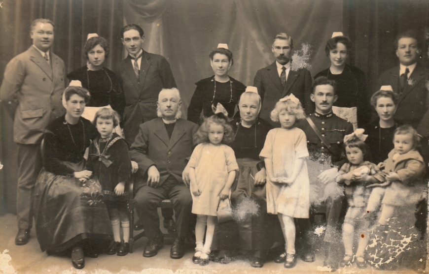 Image:FamilleReneJeanRannou1925-A.jpg
