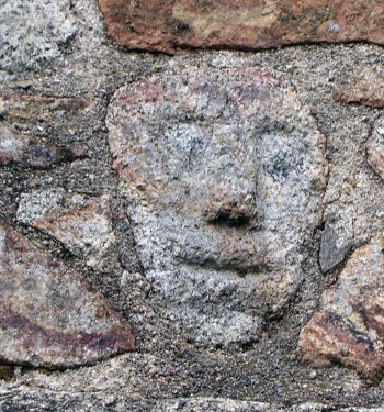 La tête sculptée
