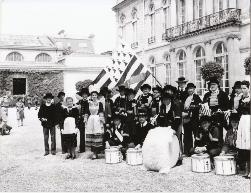 Image:ArReGoz-1976-2.jpg