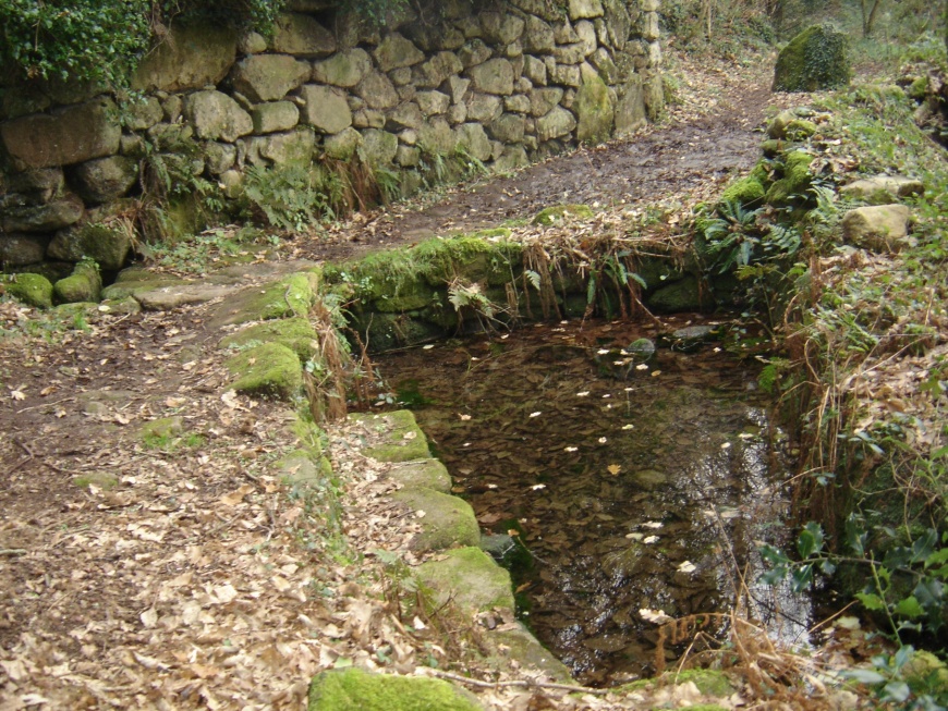 Image:FontaineMeilPoul.jpg