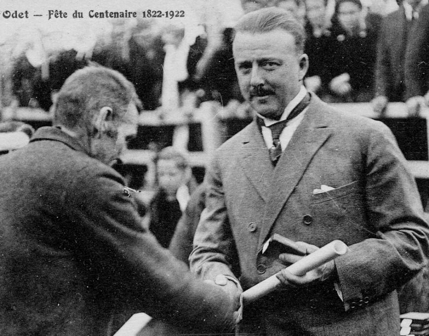 Image:RemiseMédaille1922.jpg
